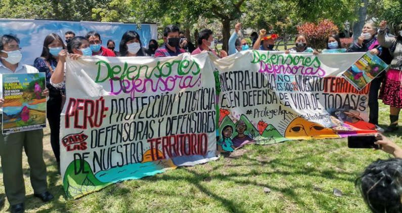 Defensores Medioambientales De Per Piden Protecci N