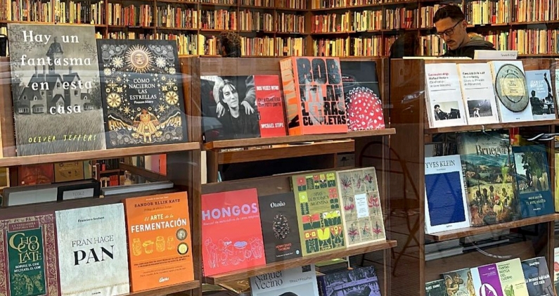 Escaparate de la librería Fetiche Libros, en la Ciudad de Buenos Aires. CORTESÍA Escaparate de la librería Fetiche Libros, en la Ciudad de Buenos Aires. CORTESÍA