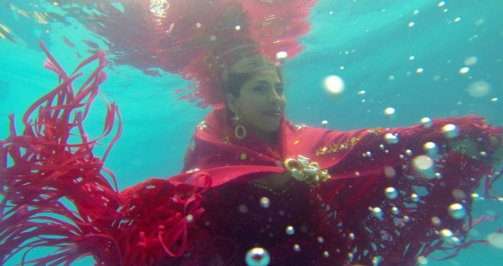 Una mujer aymara con su pollera en Bolivia, en una de las imágenes expuestas en el Festival de Fotografía Latinoamericana de Nueva York. WARA VARGAS