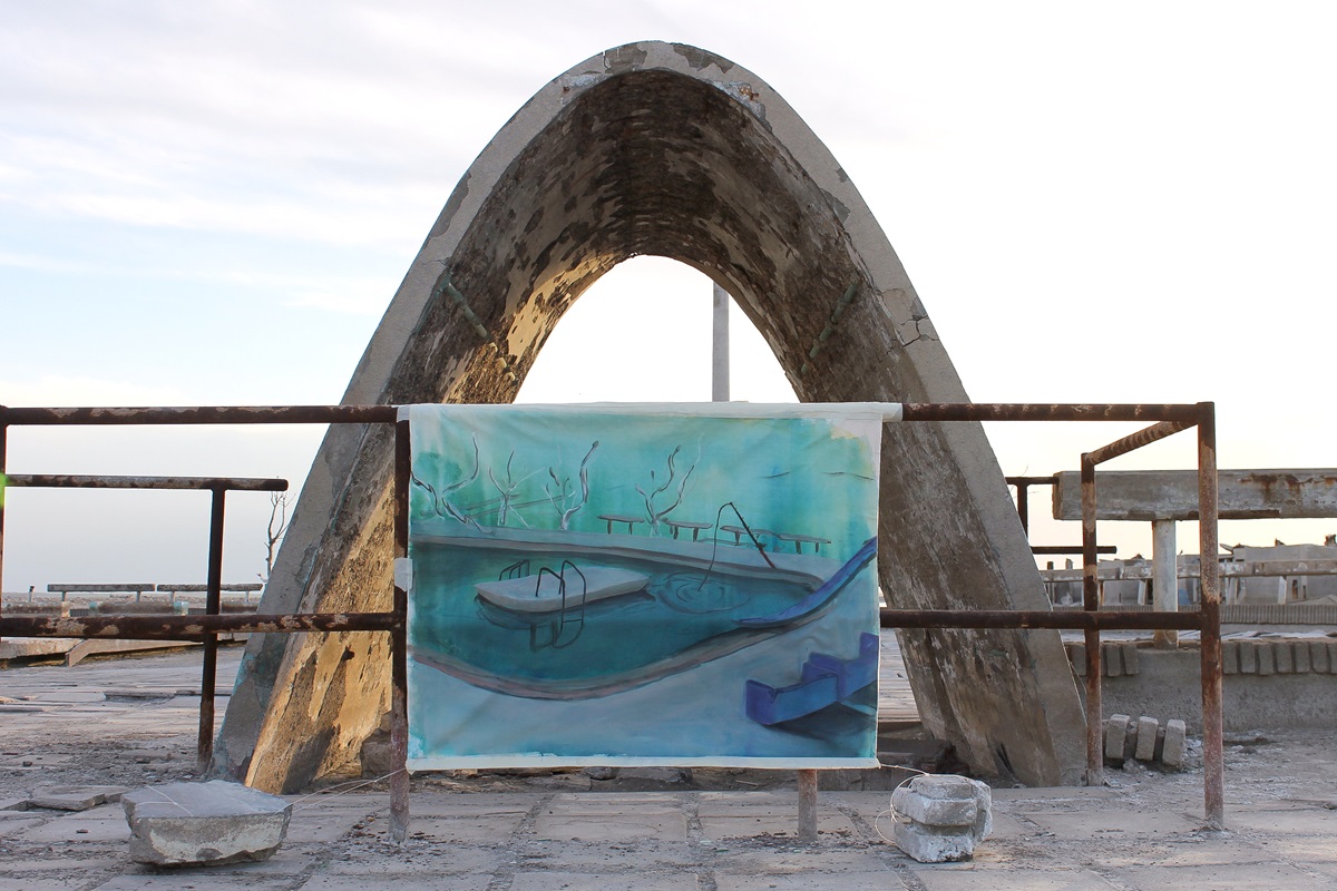 Obra de Luciana Yovine expuesta en las ruinas de Epecuén. CORTESÍA