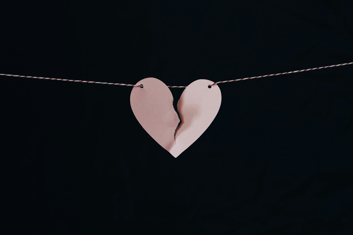 Corazón roto. UNSPLASH/KELLY SIKKEMA